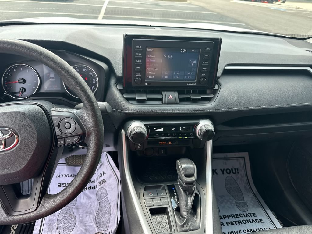 Used 2020 White Toyota LE image 20