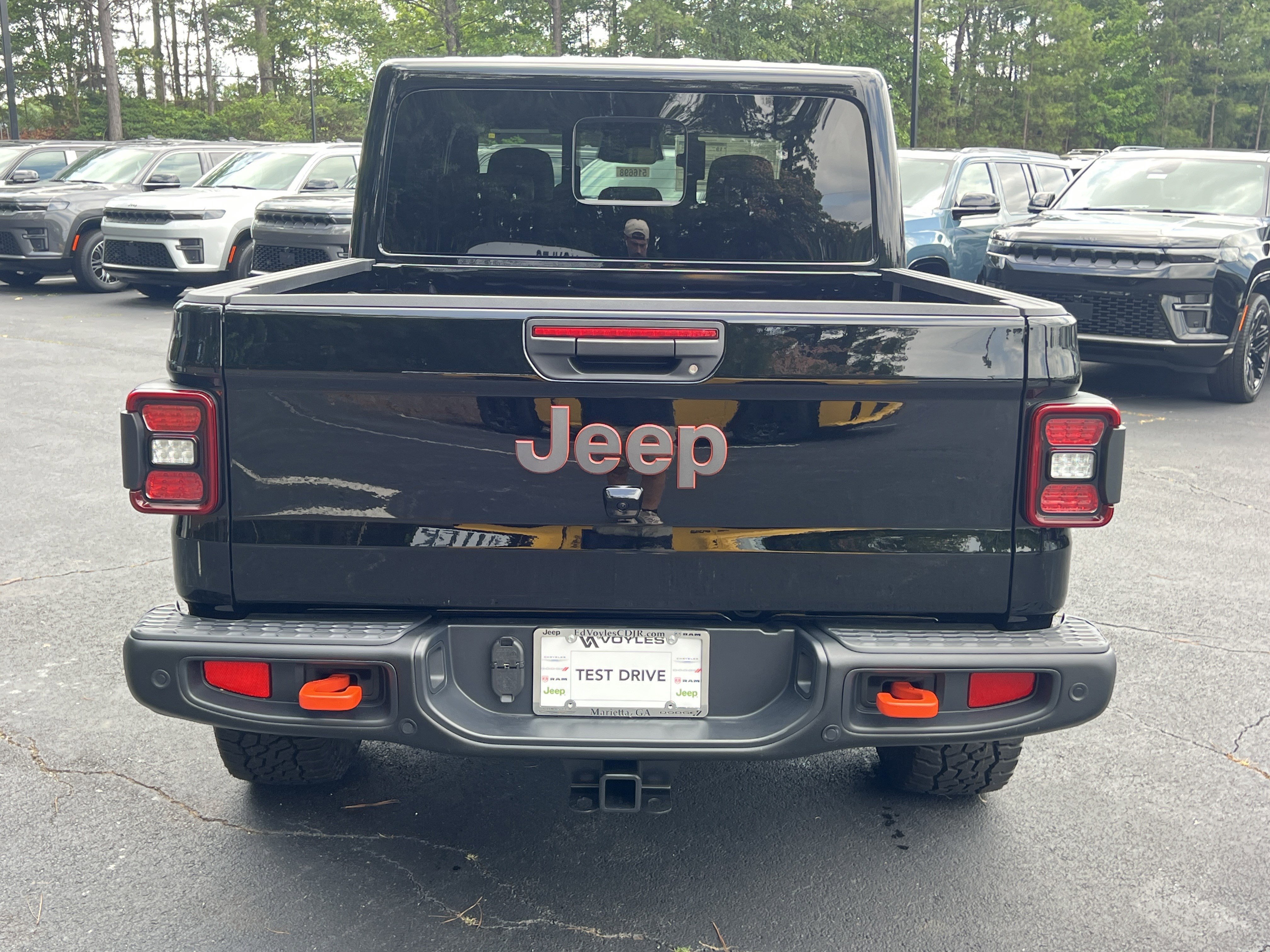 New 2026 Black Clear-Coat Exterior Paint Jeep Mojave X image 7