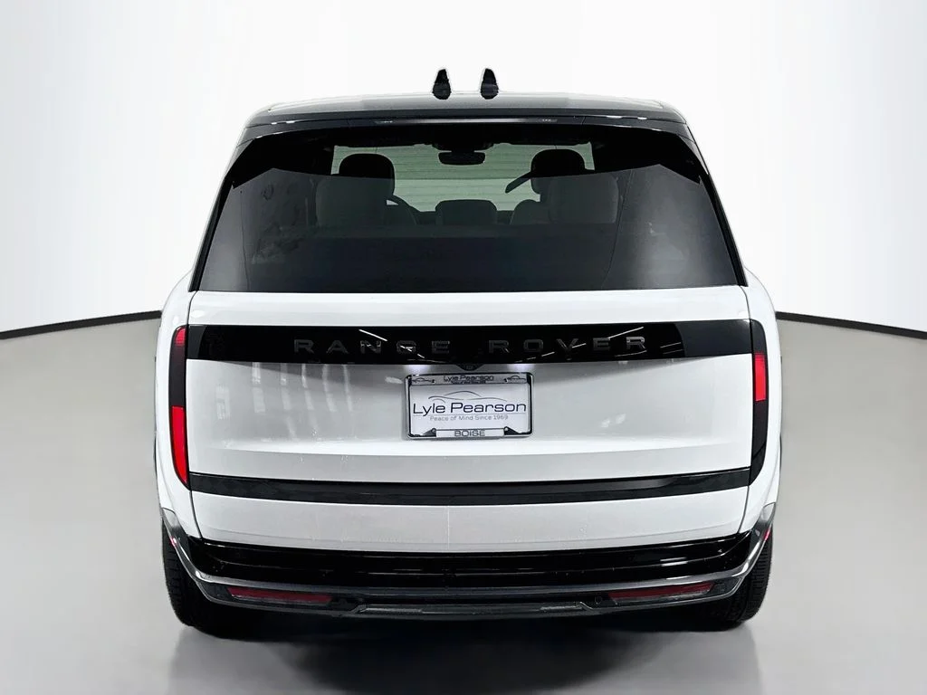 New 2026 Fuji White Land Rover SE image 10