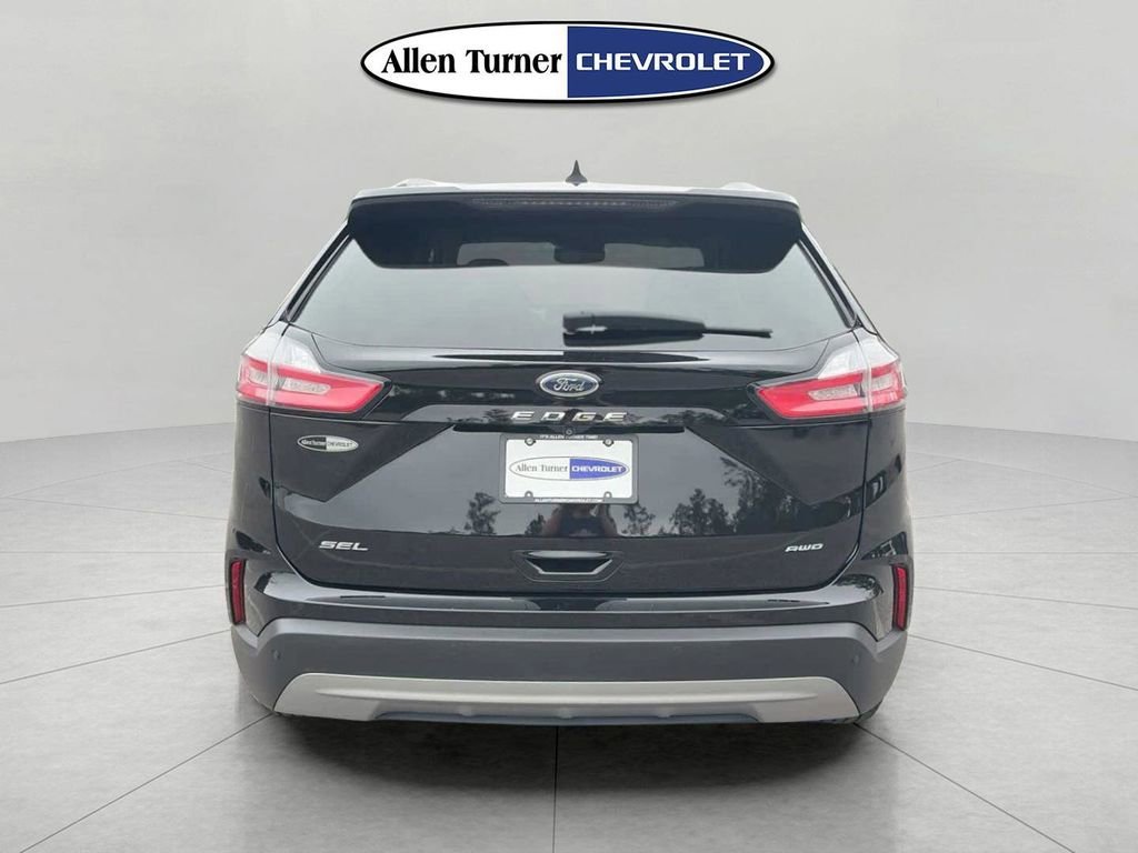 Used 2022  Ford SEL image 5