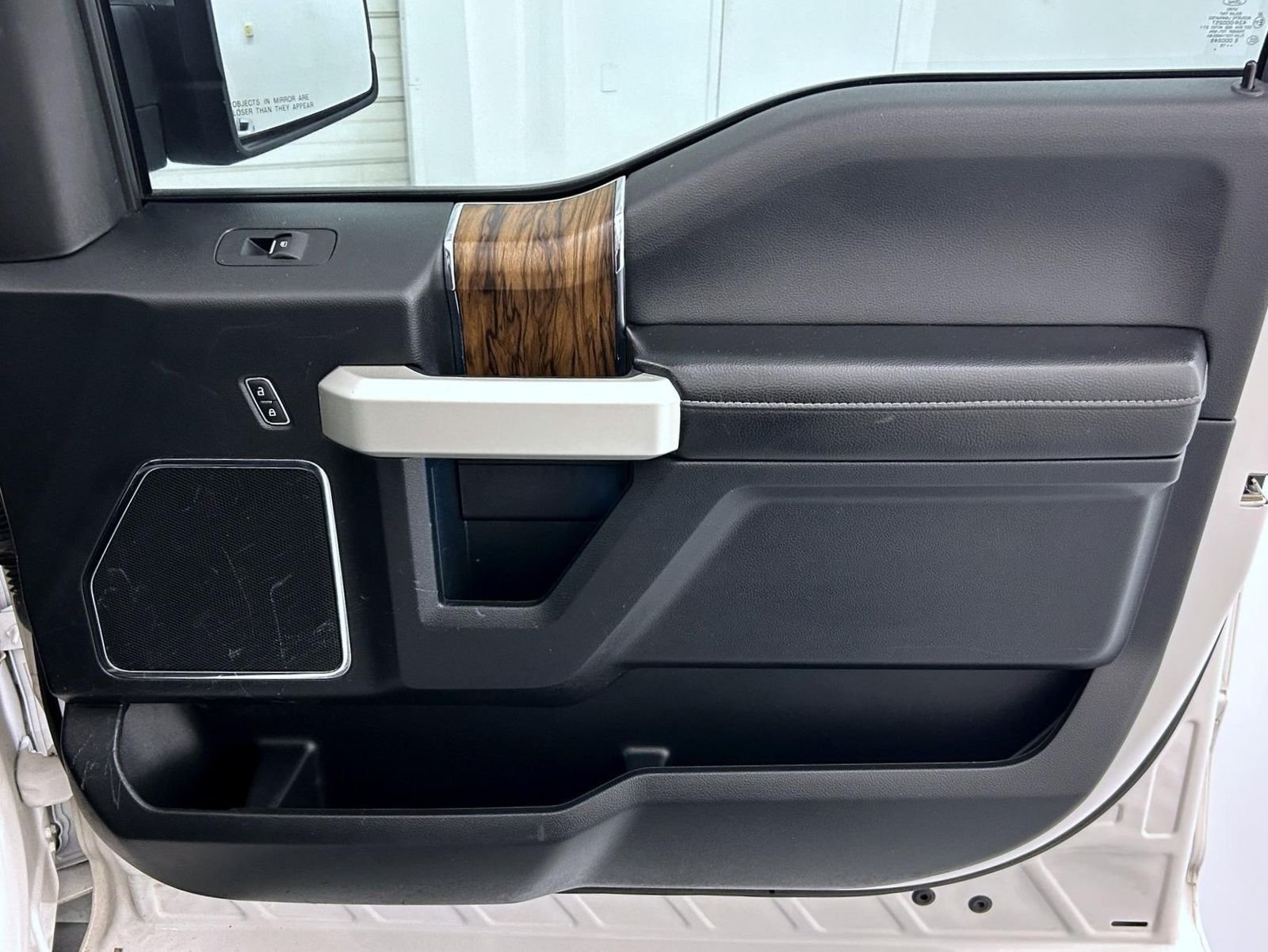 Used 2019 White Ford Lariat image 16