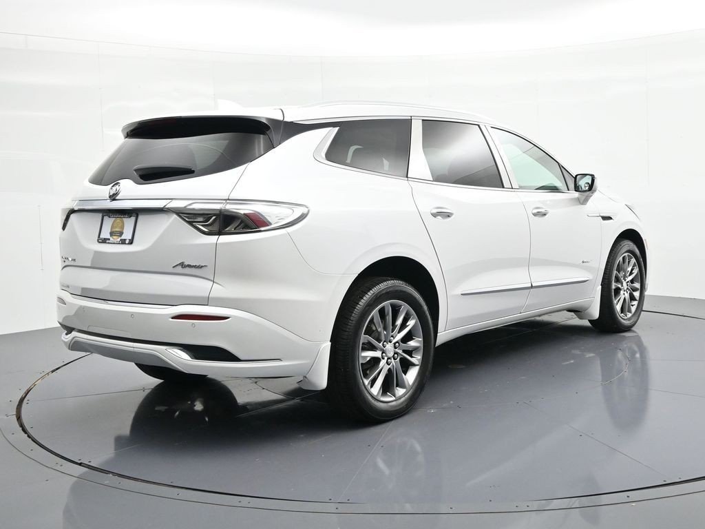 Used 2022 White Frost Buick AWD 4dr Avenir image 6