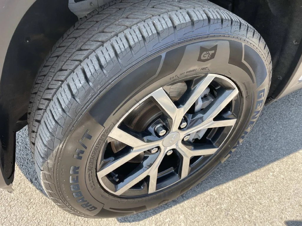 Used 2023 White Jeep Limited image 36