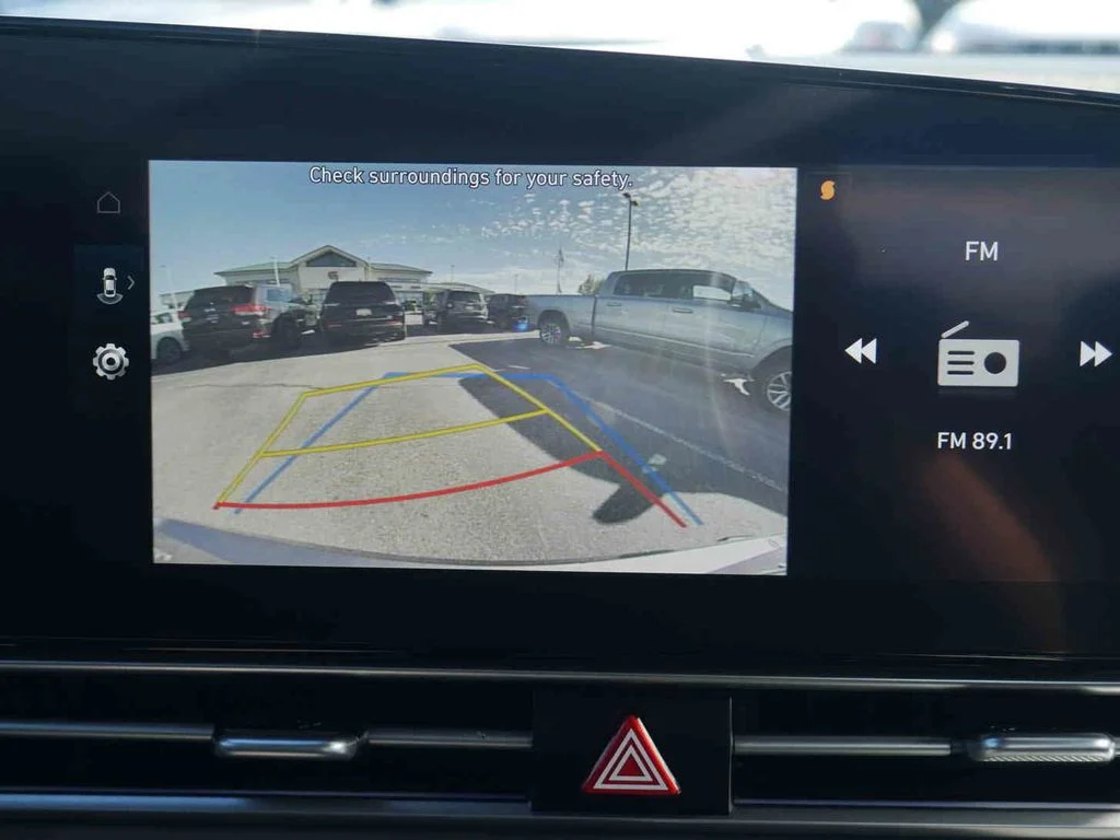 Used 2024 Silver Hyundai SEL image 28