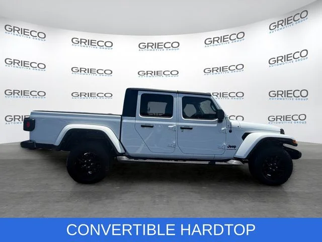 Used 2022 White Jeep Altitude image 8
