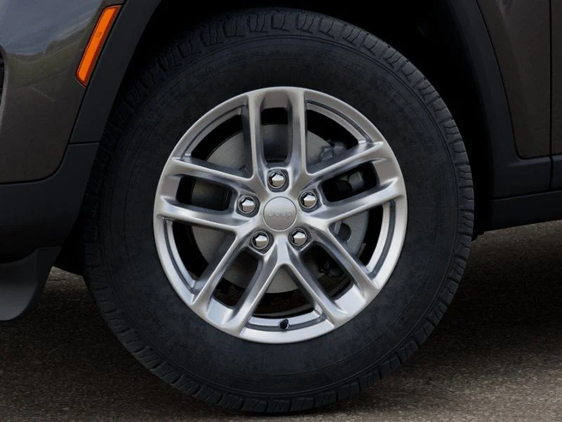 New 2026 Baltic Gray Metallic Clearcoat Jeep Laredo image 8