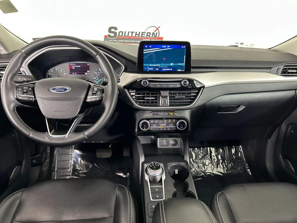 Used 2022 Gray Ford SEL image 18