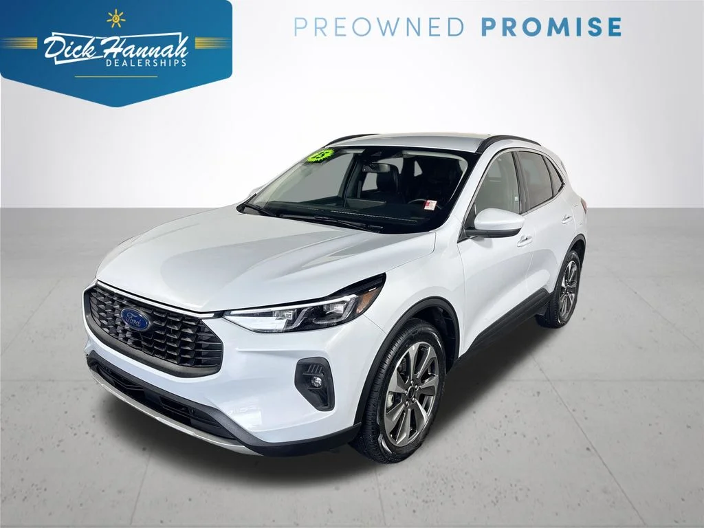Used 2025 Silver Ford Platinum image 1