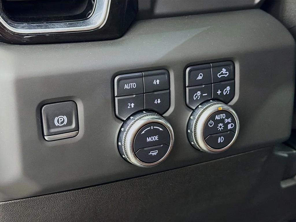 Used 2025 Silver GMC Denali Ultimate image 11
