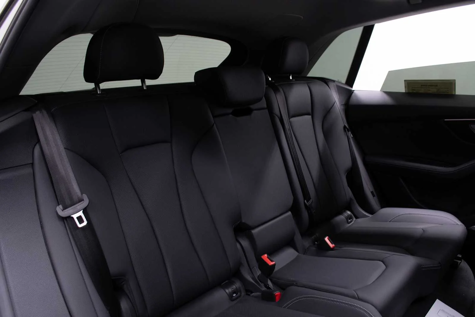 Used 2023 /WHITE Audi Premium Plus image 22