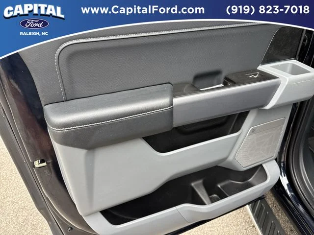 Used 2022 Blue Ford XLT image 17