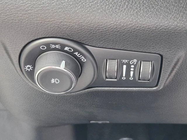 Used 2024 White Jeep Trailhawk image 27
