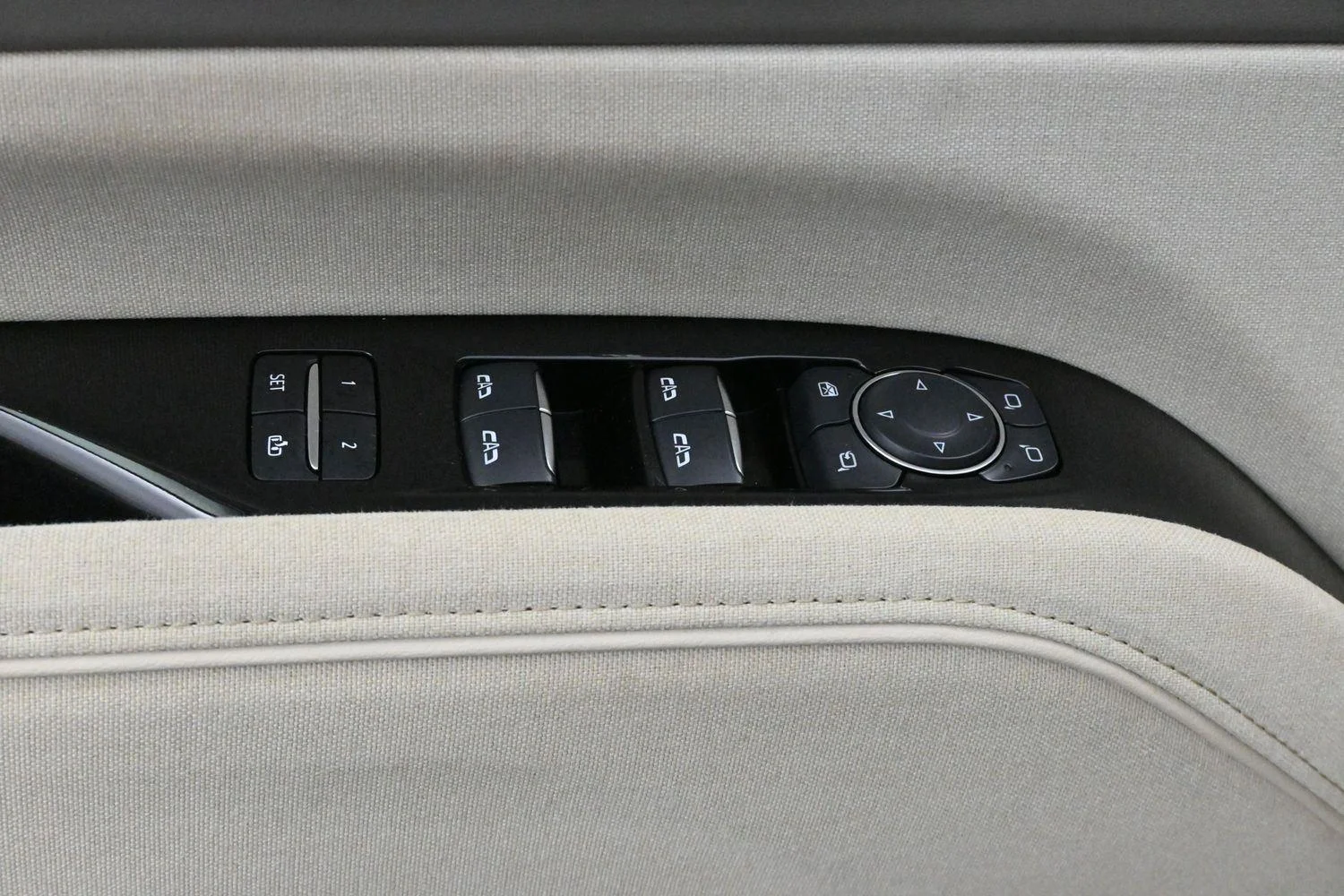 Used 2024 Crystal White Tricoat Cadillac Sport Platinum image 14