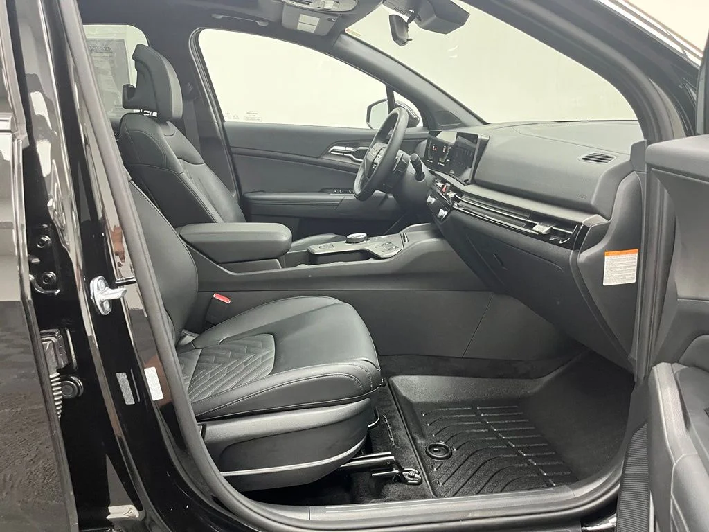 Used 2026 Black Kia X-Line image 34