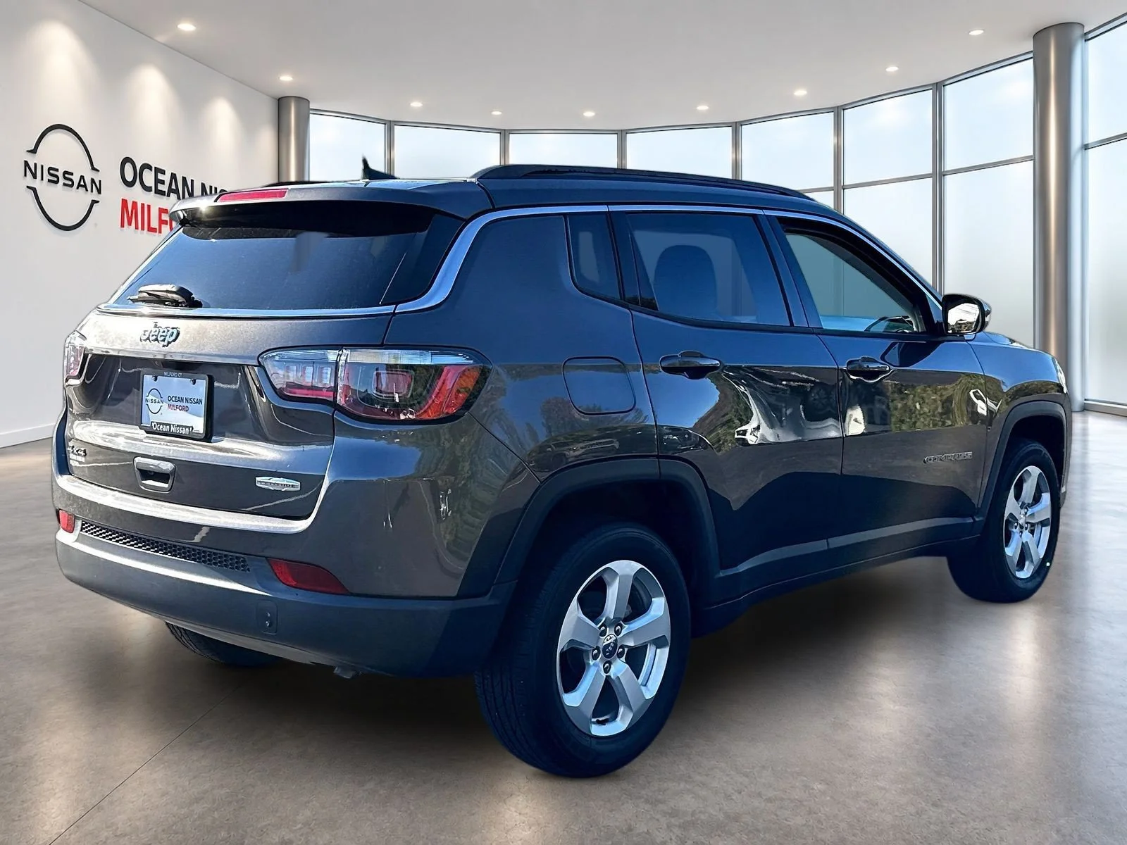 Used 2020 Crystal Metallic Jeep Latitude image 5