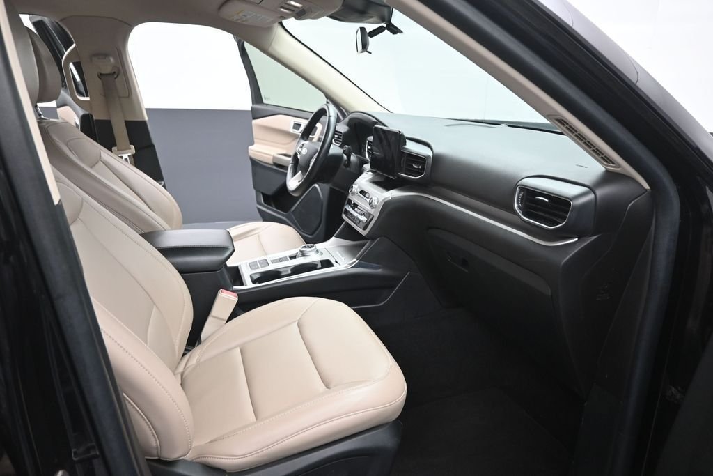 Used 2021 Black Ford XLT image 24