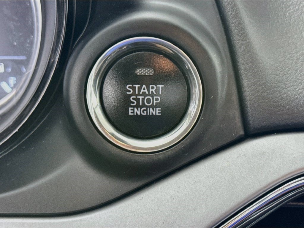 Used 2020 Snowflake White Pearl Mica Mazda Touring image 17