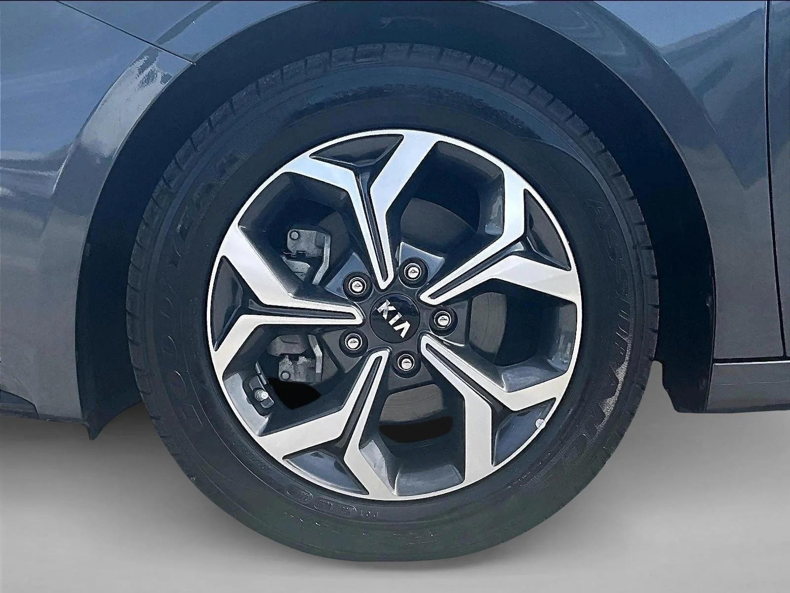 Used 2019 Gravity Grey Kia LXS image 10