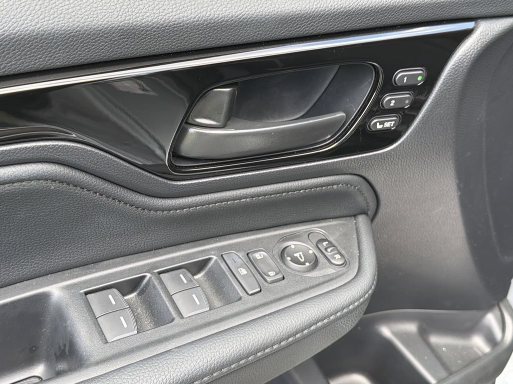2025 Honda Odyssey Touring - Photo 24