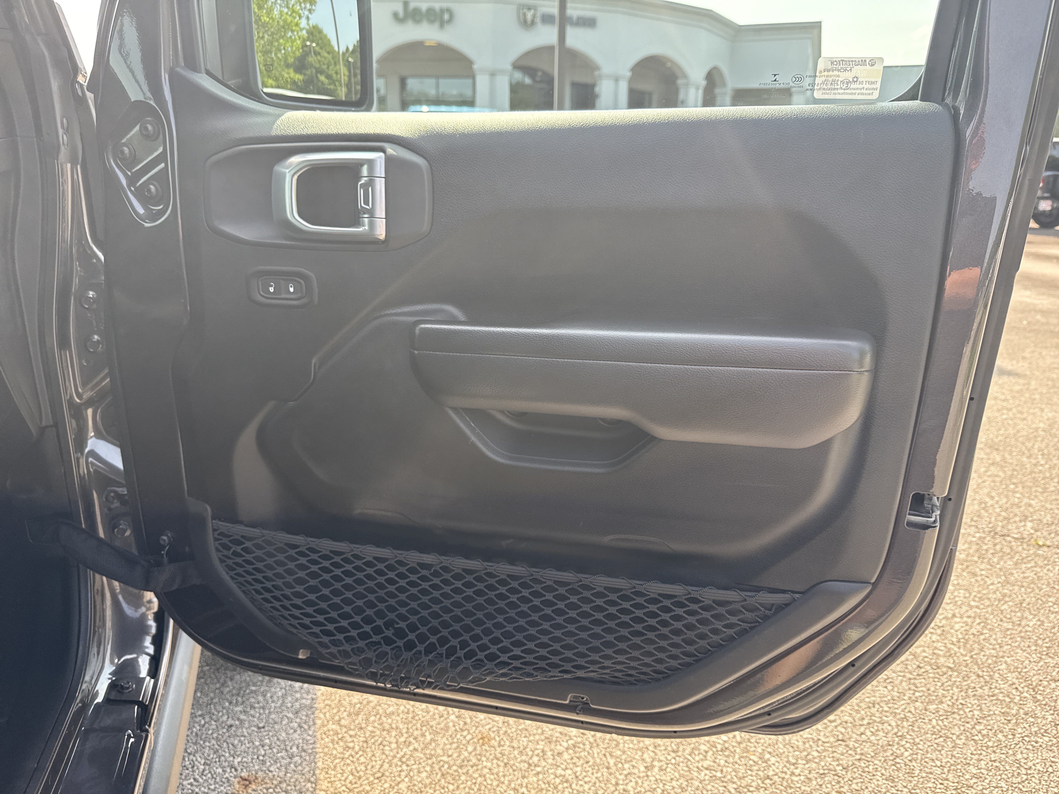 Used 2020 Granite Crystal Metallic Clearcoat Jeep Willys image 14