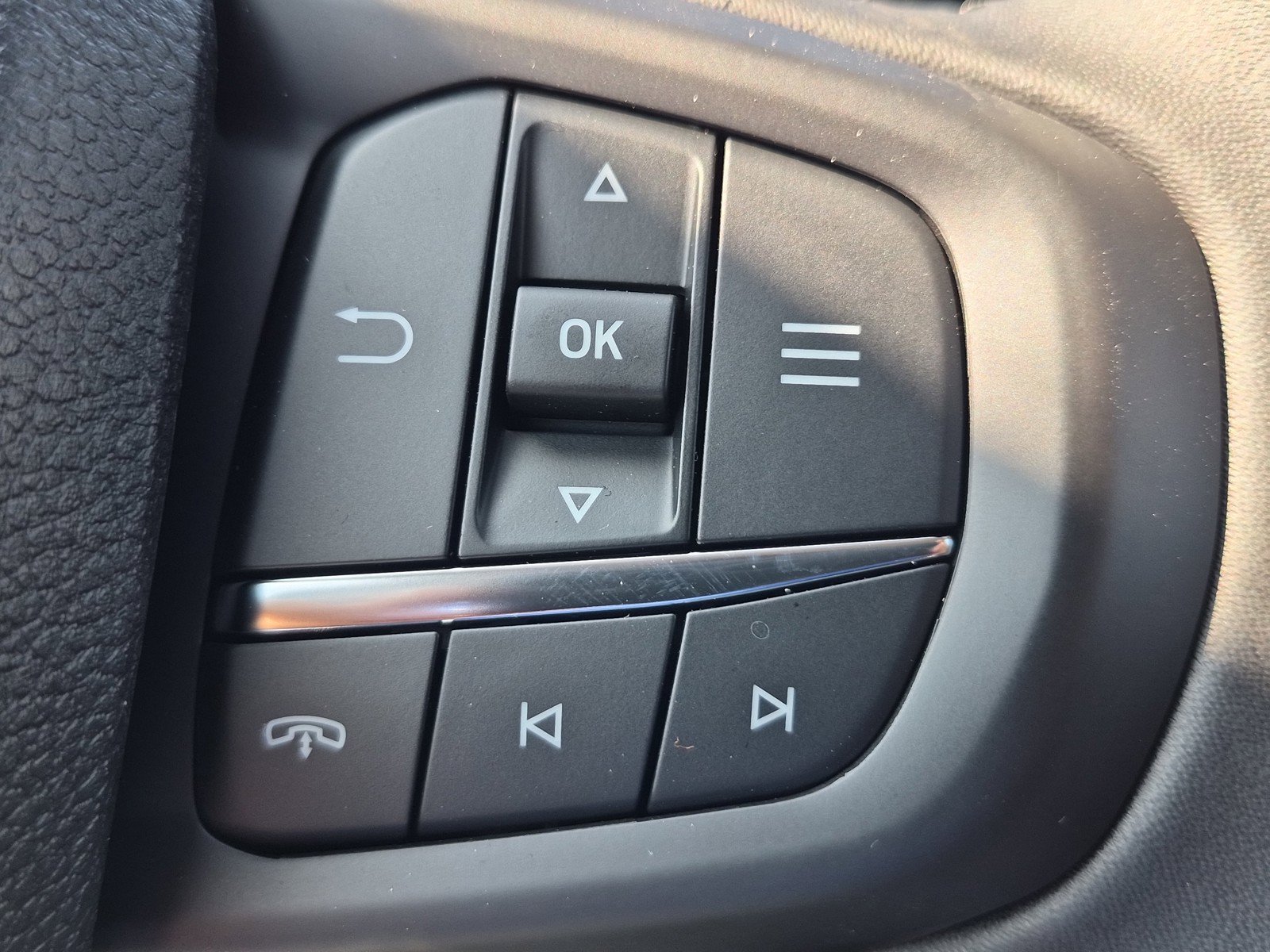 New 2026 Carbonized Gray Metallic Ford XLT image 26