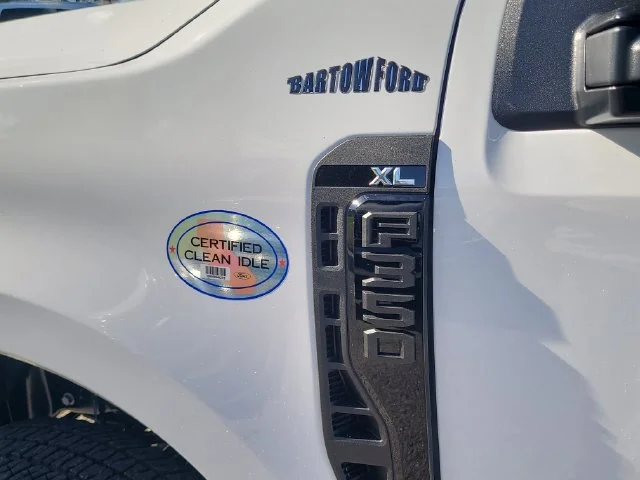 New 2027 Oxford White Ford XL 4WD CREW CAB image 9