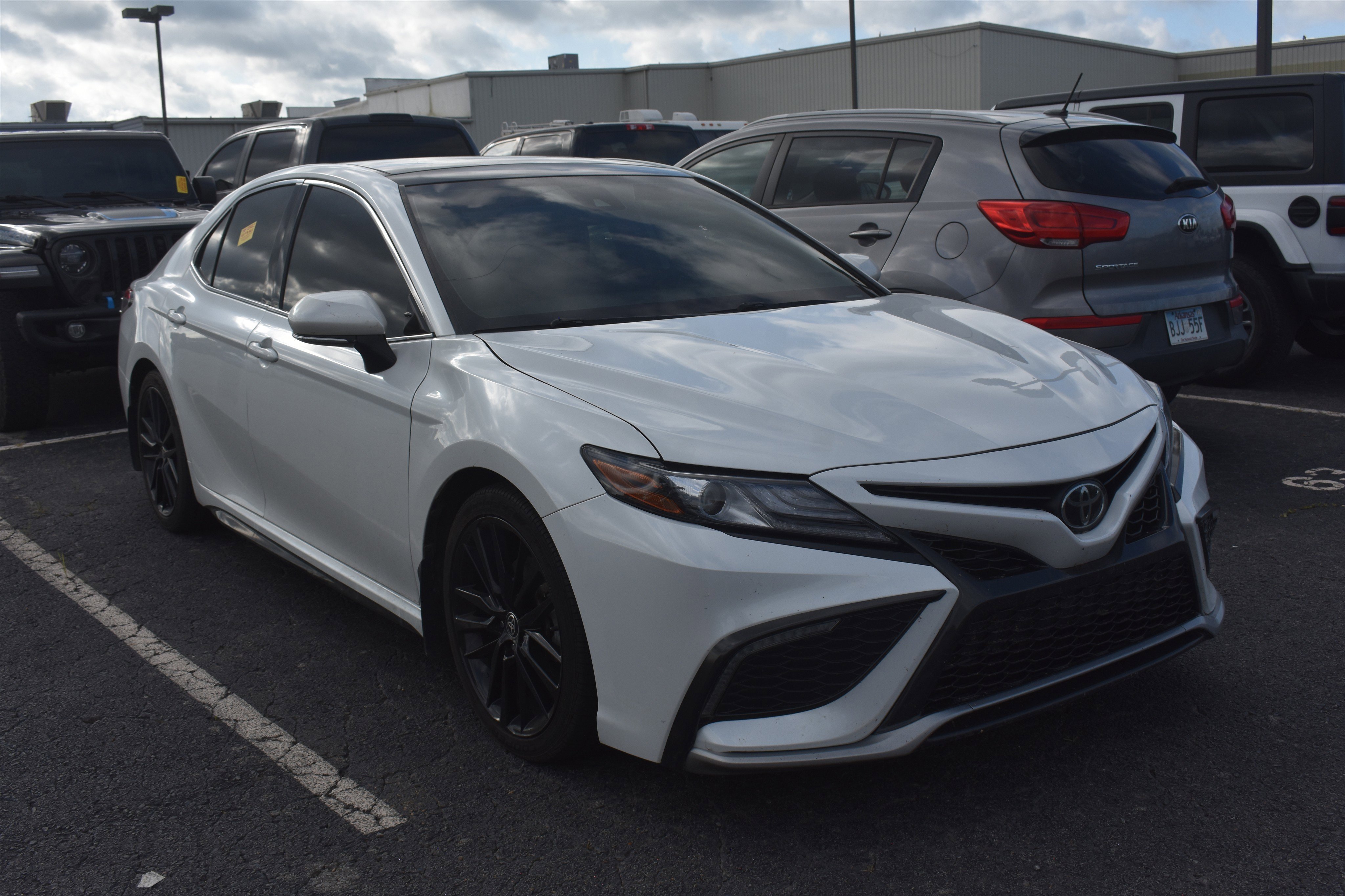 Used 2022 White Toyota XSE image 3