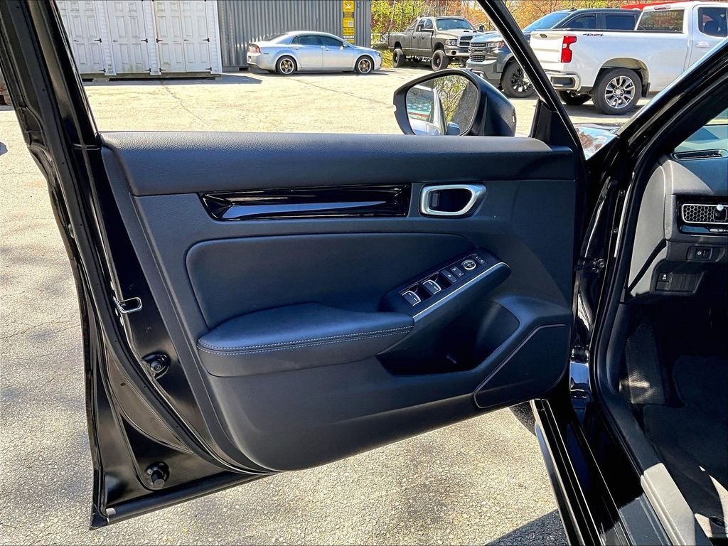 Used 2025 Black Honda Sport Touring image 9