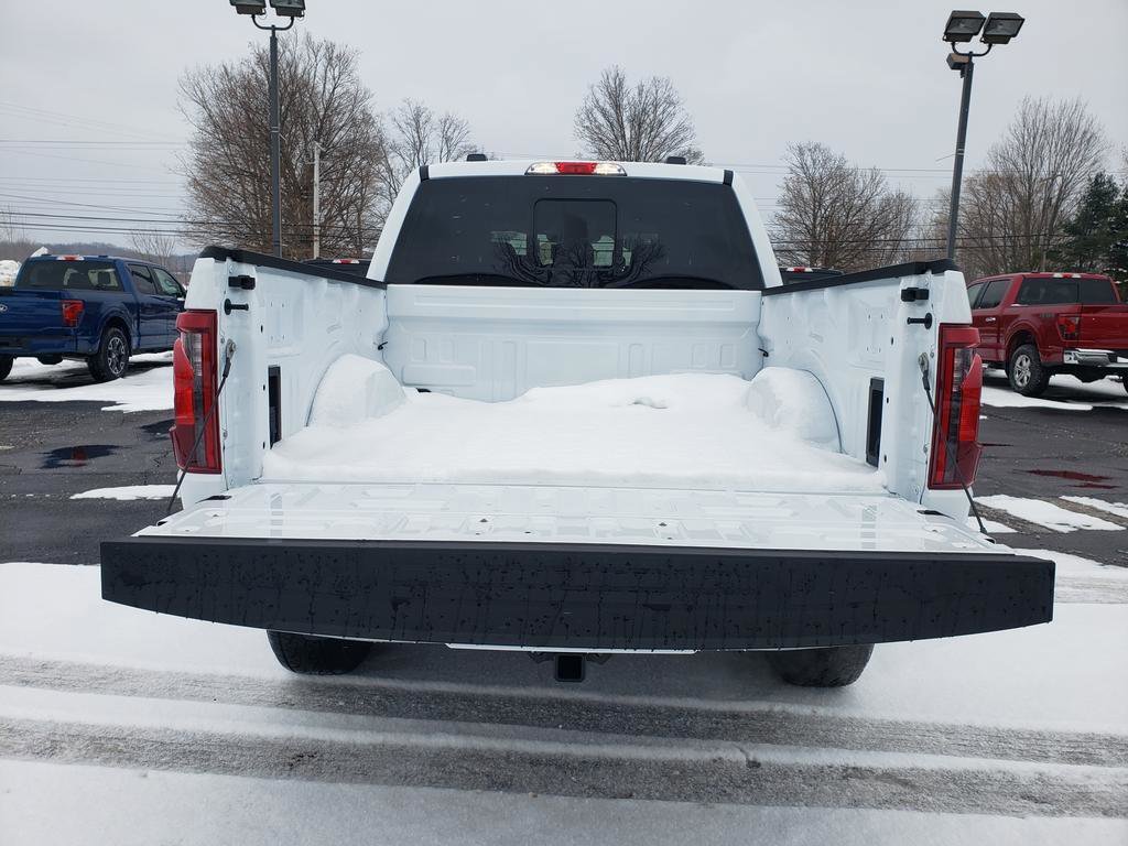 New 2026 Oxford White Ford XLT image 5