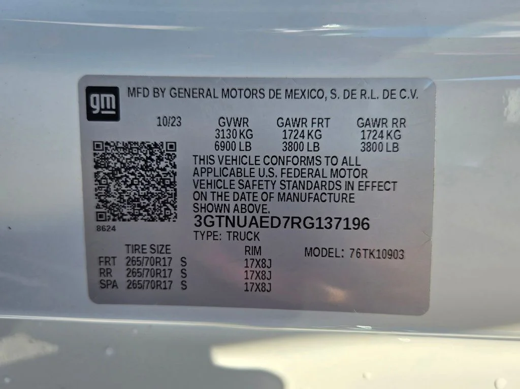 Used 2024 White GMC Pro image 25