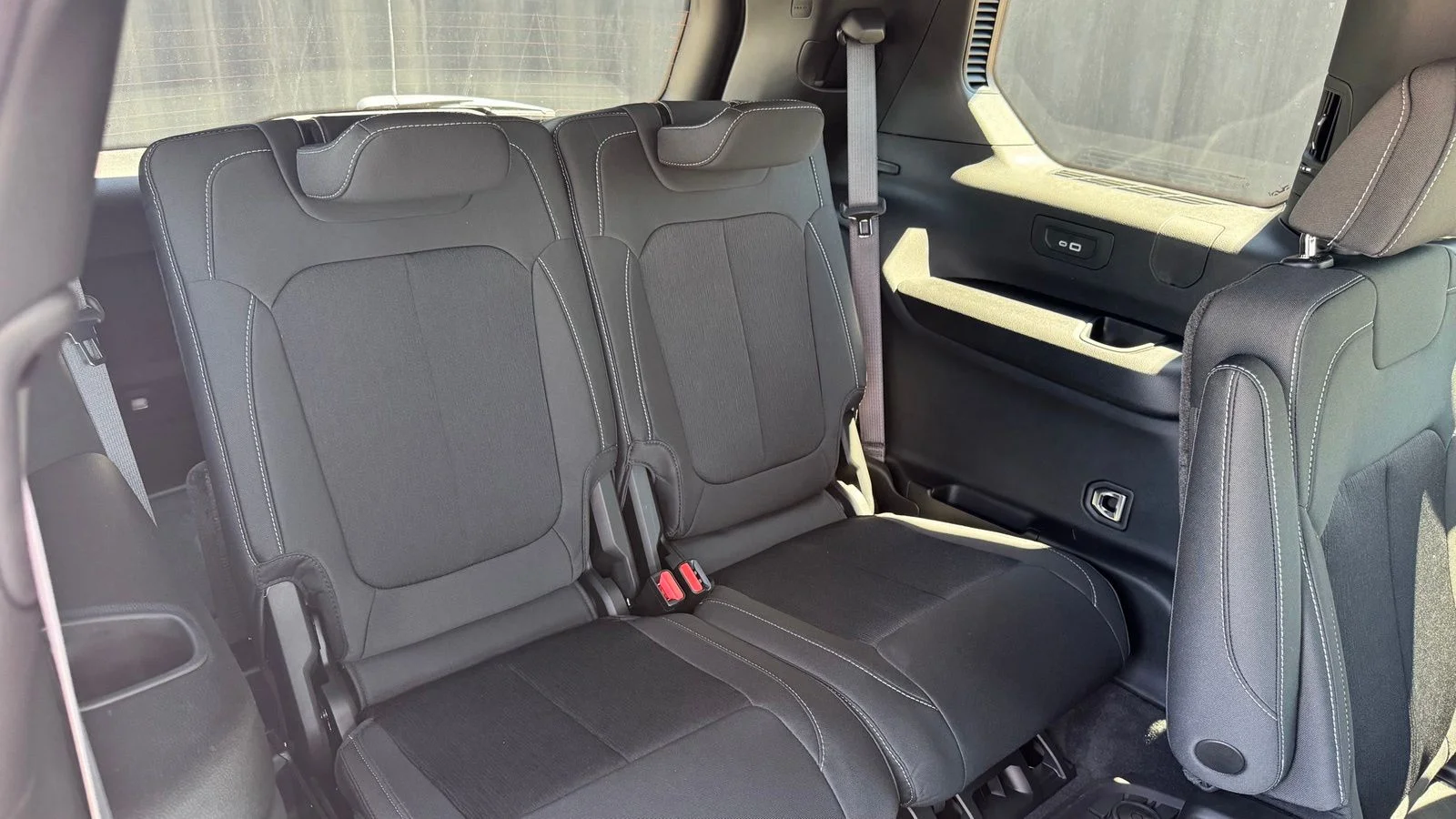 New 2026 Baltic Gray Metallic Clear-Coat Exterior Paint Jeep Laredo X image 32