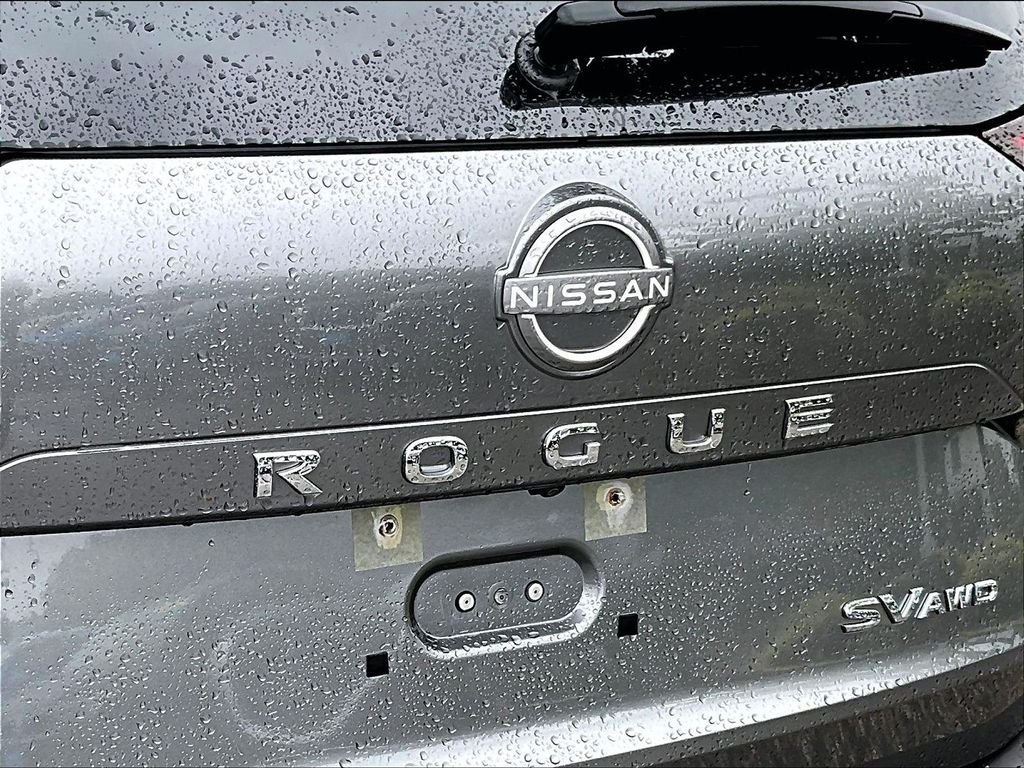Used 2023 Gray Nissan SV image 27