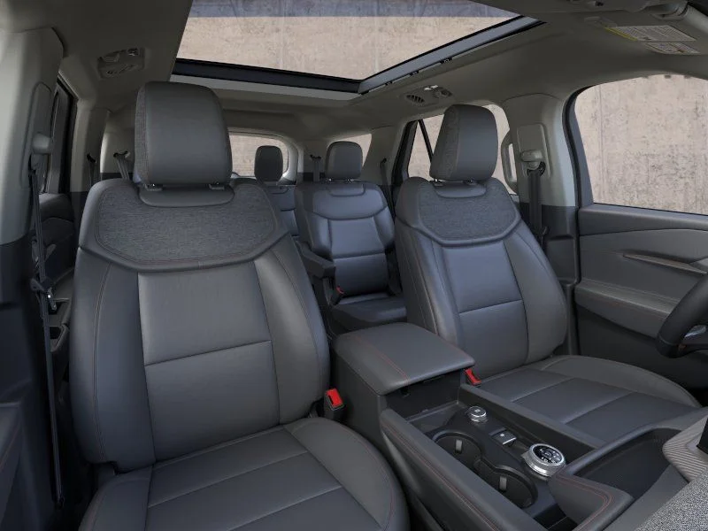 New 2026 Star White Metallic Tri-Coat Ford Active image 12