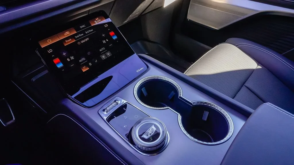 2027 Cadillac VISTIQ Sport - Photo 14