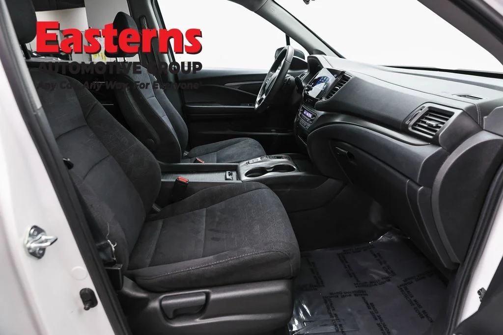 Used 2021 White Honda EX image 24