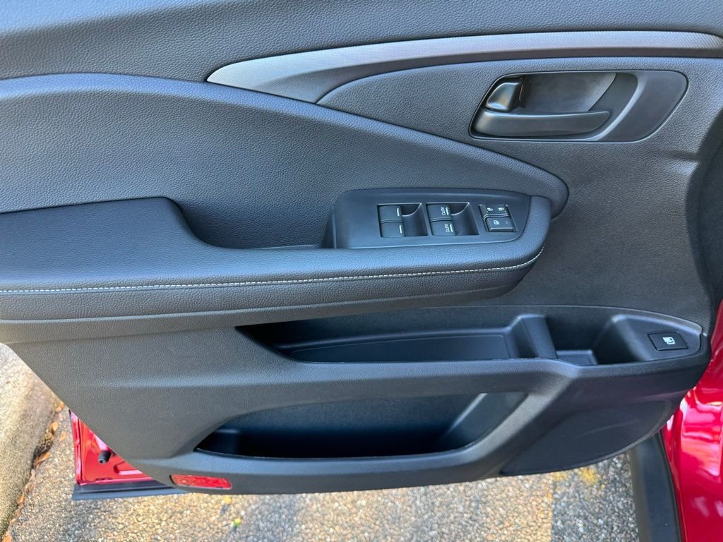 2025 Honda Ridgeline Sport - Photo 13