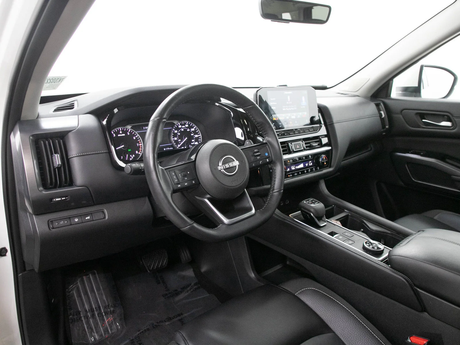 Used 2023 Pearl White Tricoat Nissan SL image 27