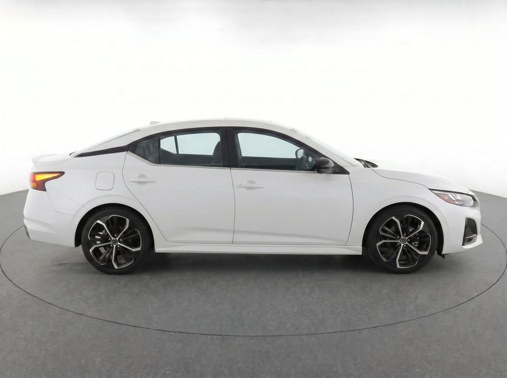 Used 2024 White Nissan 2.5 SR image 6