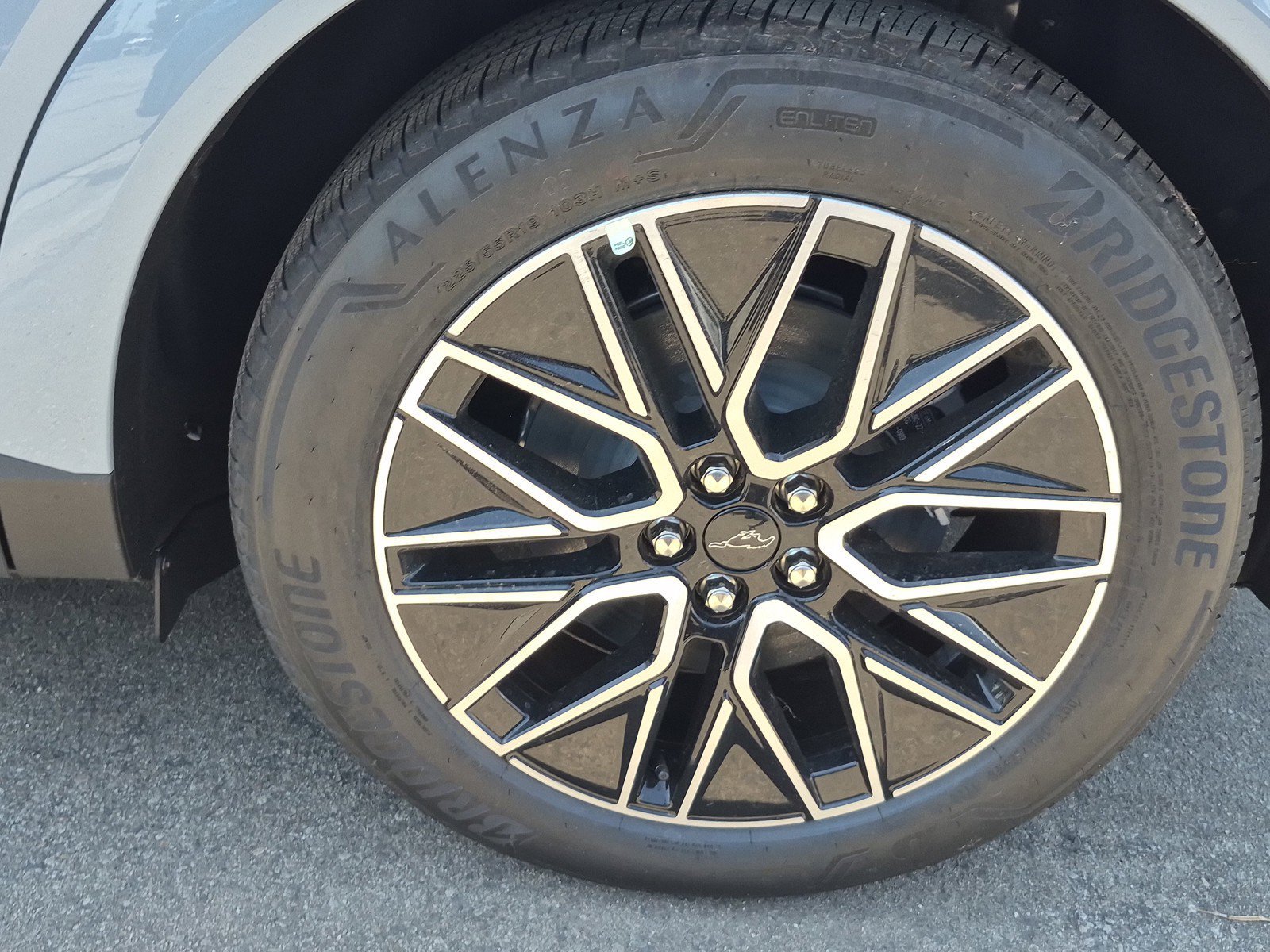 New 2026 Glacier Gray Metallic Tri-coat Ford Premium image 14