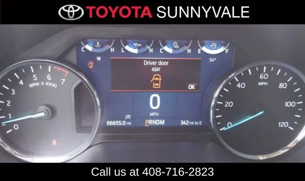 Used 2024 White Ford XLT image 3