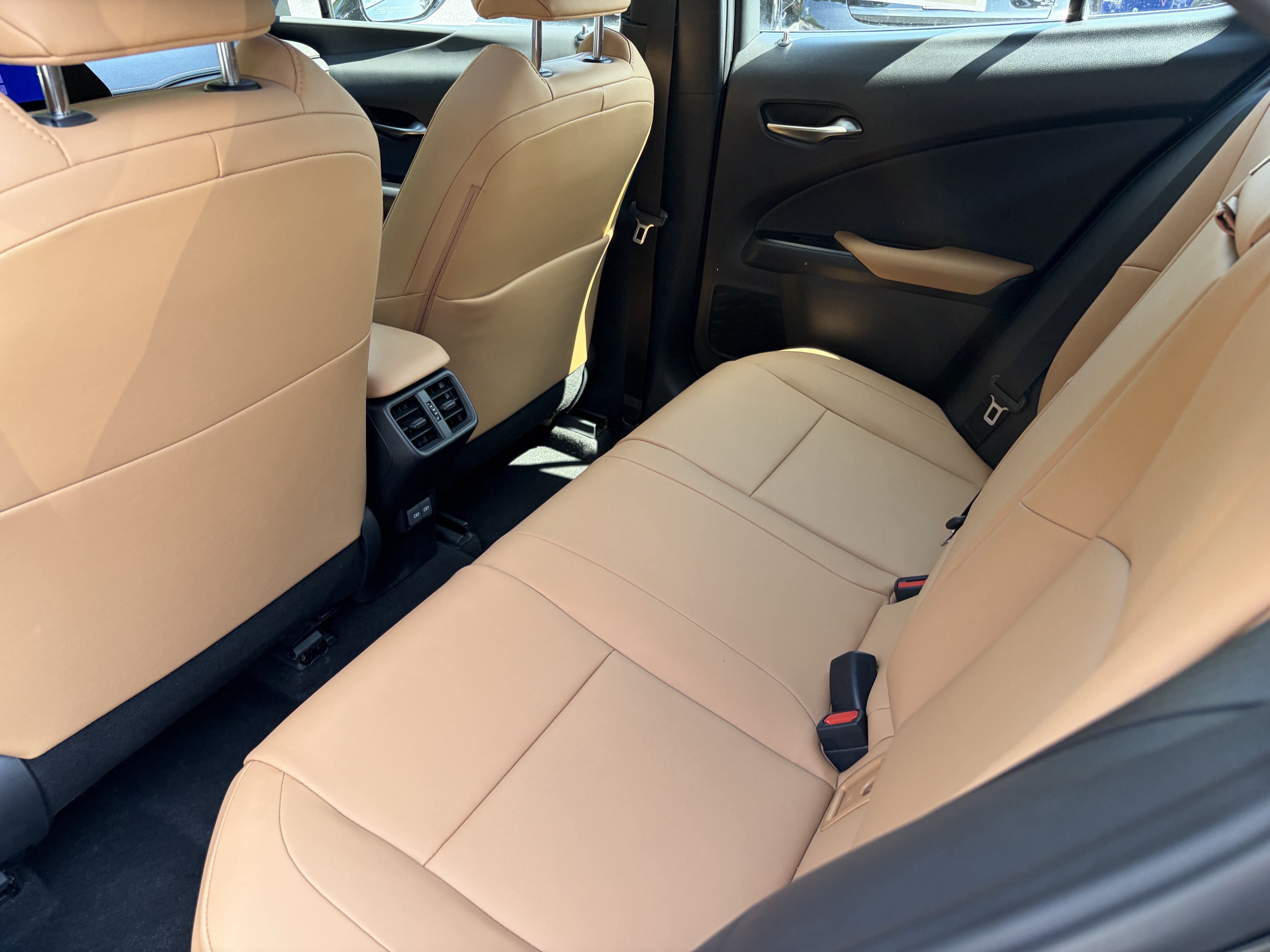 Used 2024 OBSIDIAN Lexus 250h Premium image 17