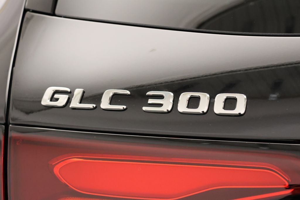 Used 2026 Black Mercedes-Benz GLC 300 image 9
