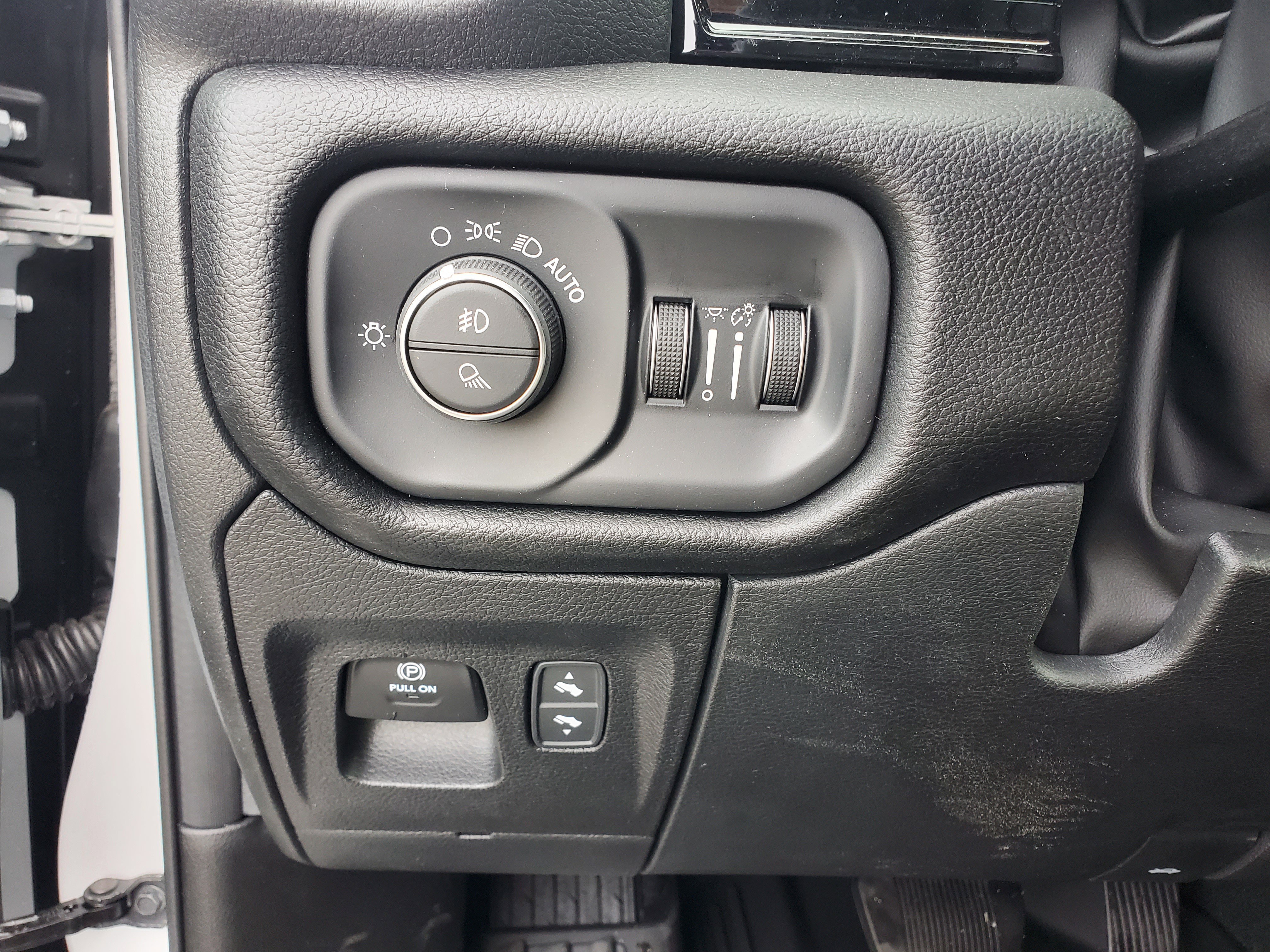 2026 RAM 1500 Laramie - Photo 27