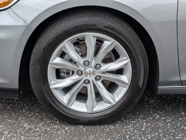 Used 2025 Gray Chevrolet LT image 9