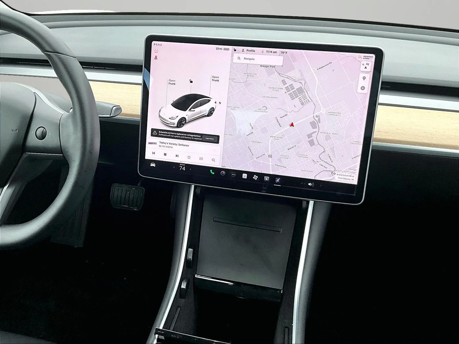 Used 2019 White Tesla Standard Range Plus image 7