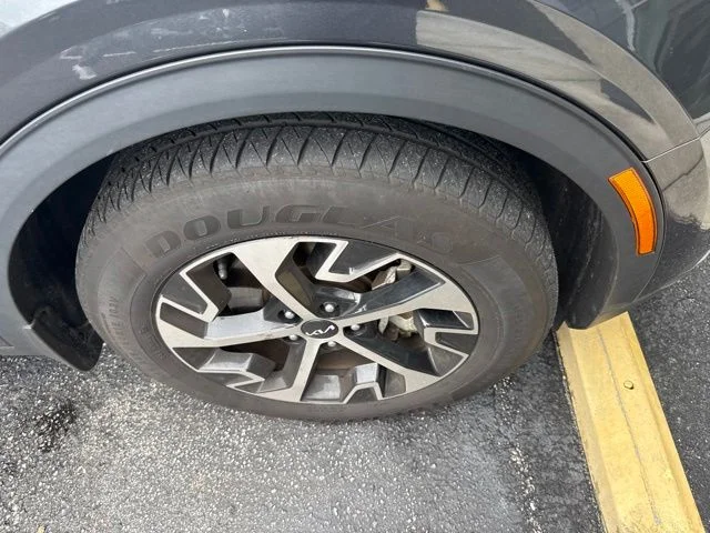 Used 2024 Gray Kia EX image 3