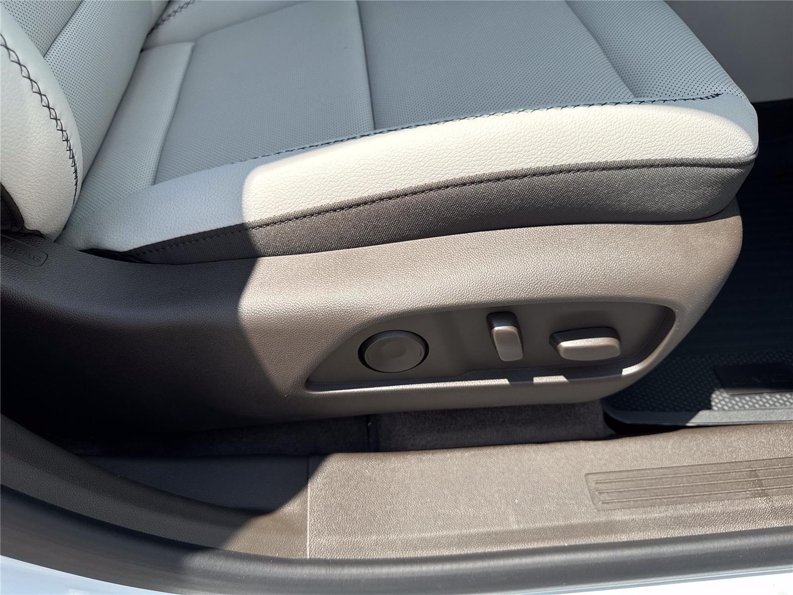 New 2026 Glacier White Tricoat GMC Denali image 39