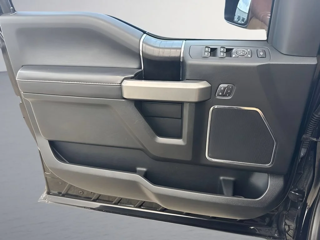 Used 2018  Ford XL image 29