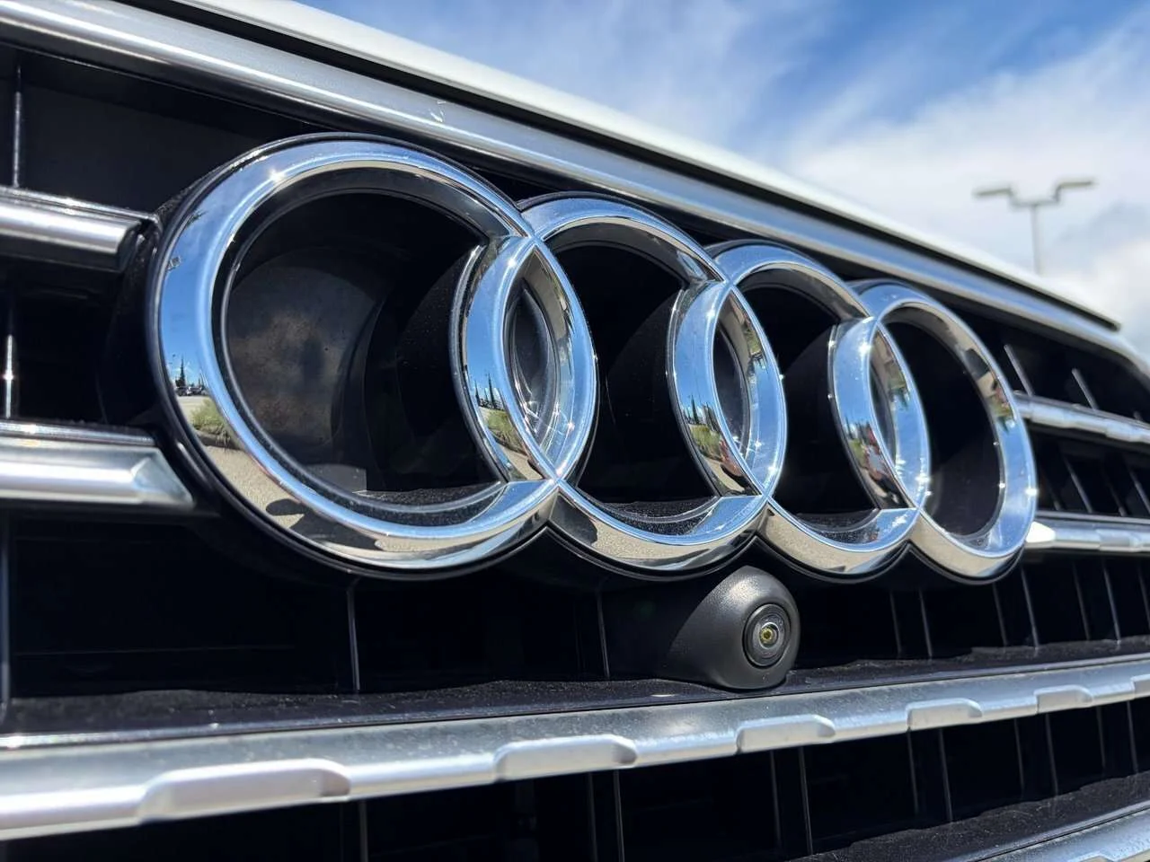 Used 2018 Glacier White Metallic Audi Technik image 5
