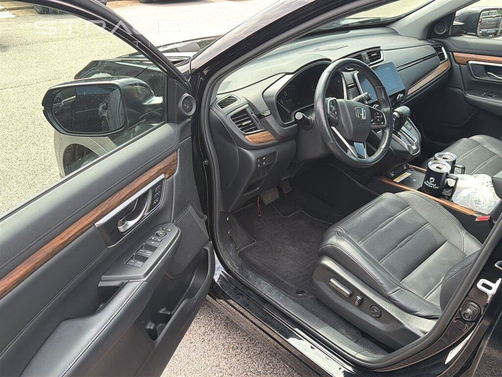 Used 2022 Crystal Black Pearl Honda Touring image 12